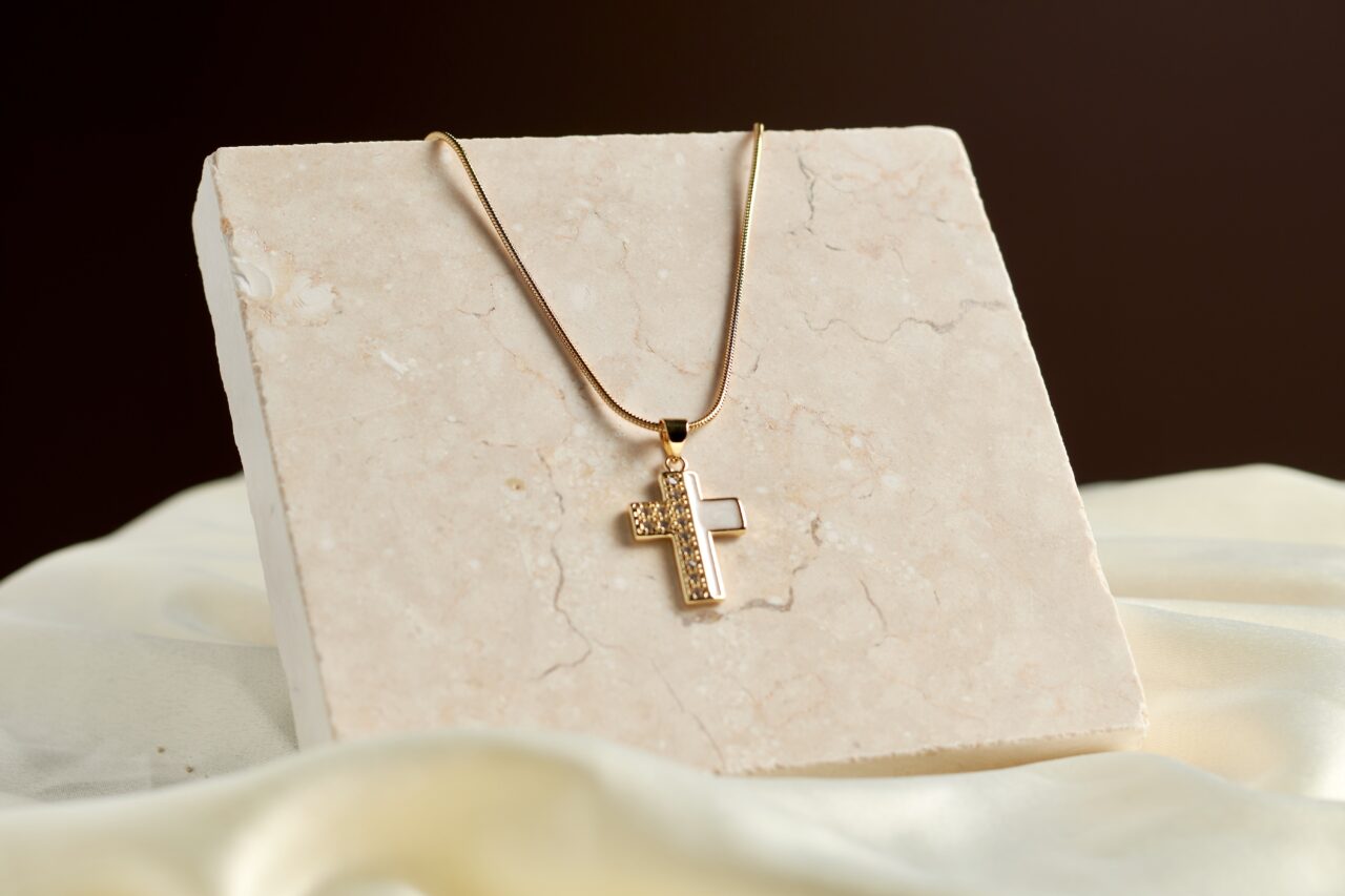 CADENA CRUZ BLANCO